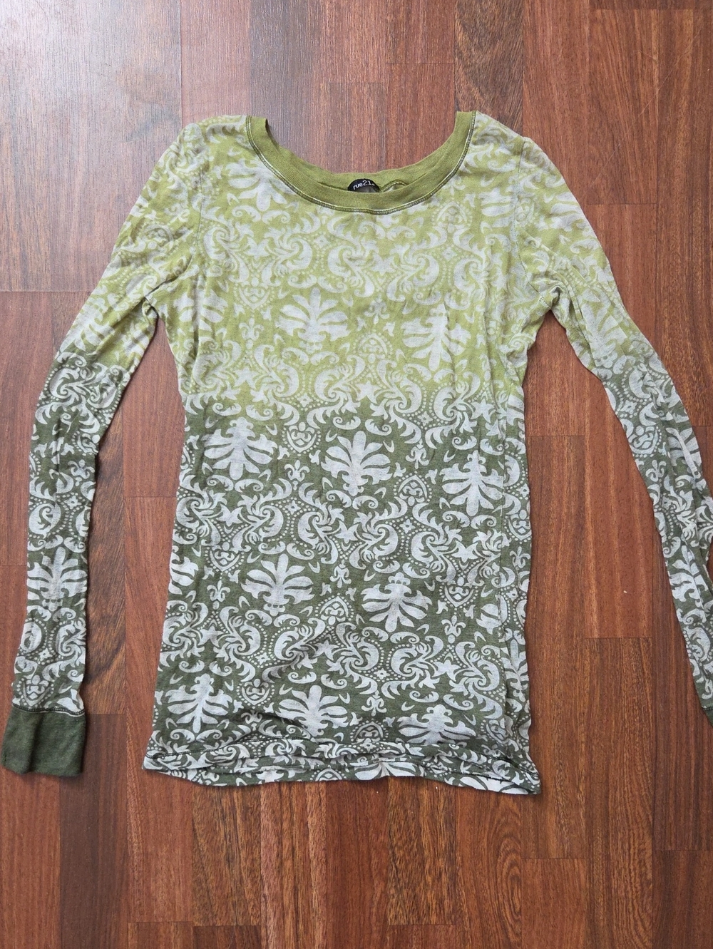 Rue21 Patterned Green Long Sleeve - Great Condition